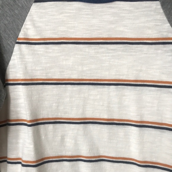 Boys old navy shirt - Picture 2 of 2